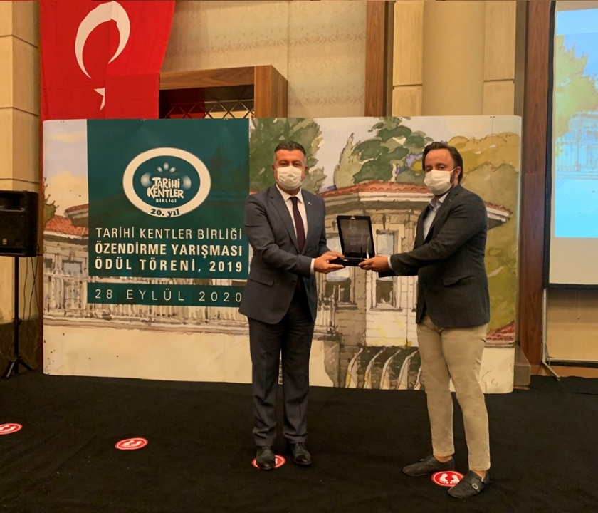 KOCASİNAN’IN TARİHLE GELECEĞİ BÜTÜNLEŞTİREN ÇALIŞMALARA TKB’DEN ÖDÜL