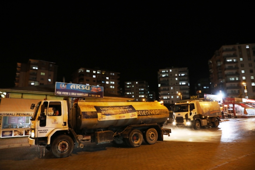 BAŞKAN ÇOLAKBAYRAKDARDAN GECE BOYU TEMİZLİK MESAİSİ