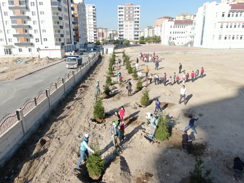 KOCASİNAN BELEDİYESİ, AĞAÇ DİKİMİYLE GELECEĞE NEFES OLUYOR