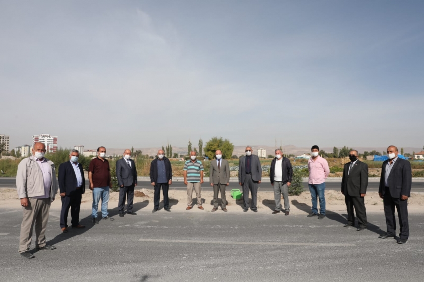 BAŞKAN ÇOLAKBAYRAKDAR, MUHTARLARIN GÜNÜ’NÜ TAÇLANDIRDI