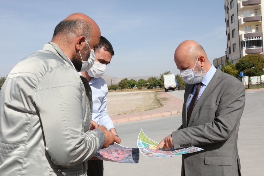 BAŞKAN ÇOLAKBAYRAKDAR’DAN PARK ATAĞI