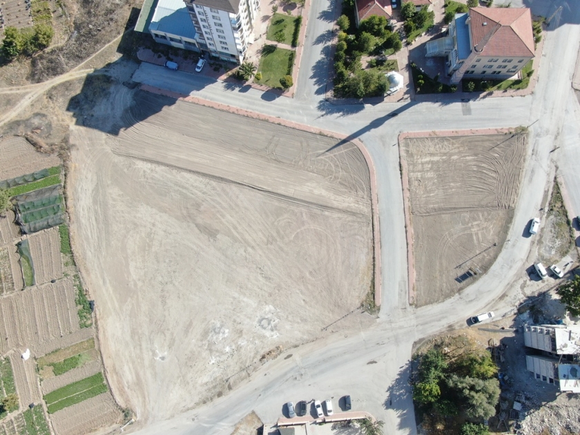 BAŞKAN ÇOLAKBAYRAKDAR’DAN PARK ATAĞI