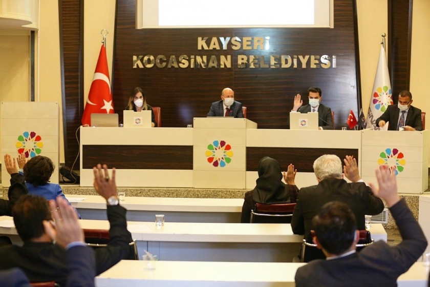 KOCASİNAN BELEDİYE MECLİSİ, HUZUR HAKKINI DEPREMZEDELERE BAĞIŞLADI