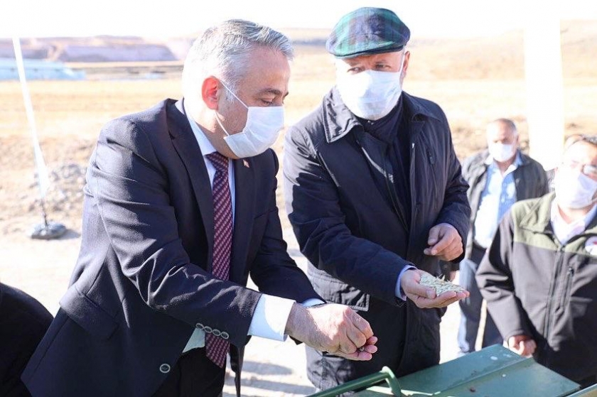 ATA YADİGARI SİYEZ VE GACER BUĞDAYININ TOHUMLARI, KOCASİNAN’DA FİLİZLENİYOR