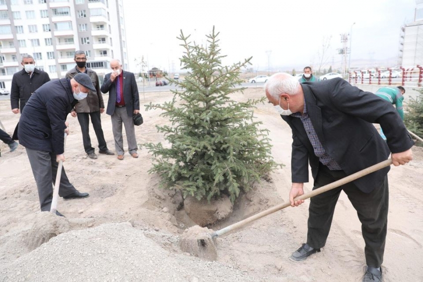 KOCASİNAN, MESAİYE AĞAÇ DİKEREK BAŞLADI