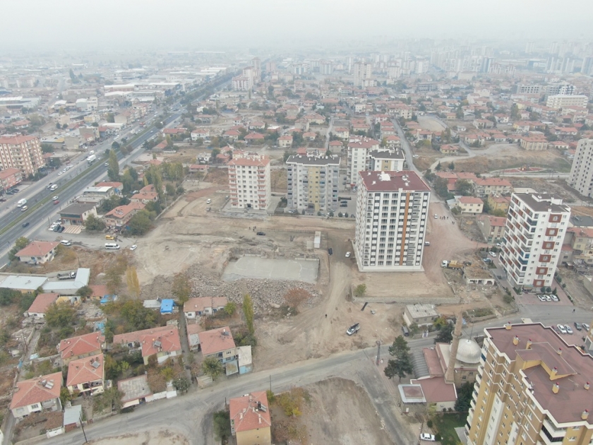 BAŞKAN ÇOLAKBAYRAKDAR, “MAHALLELERİN KADİM SORUNLARINI, KENTSEL DÖNÜŞÜMLE ÇÖZÜYORUZ”