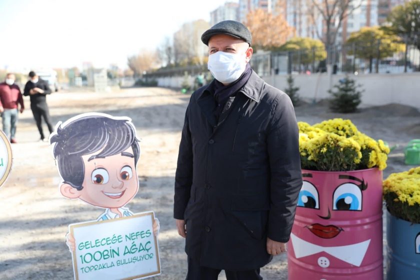 EĞİTİMCİNİN DOSTU BAŞKAN ÇOLAKBAYRAKDAR, ÖĞRETMENLER GÜNÜ’NÜ TAÇLANDIRDI