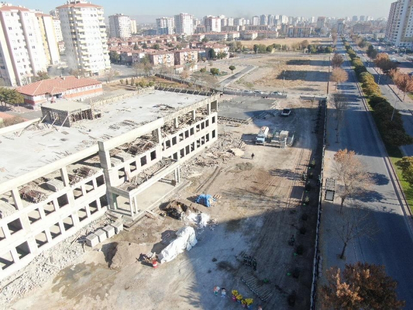 EĞİTİMCİNİN DOSTU BAŞKAN ÇOLAKBAYRAKDAR, ÖĞRETMENLER GÜNÜ’NÜ TAÇLANDIRDI