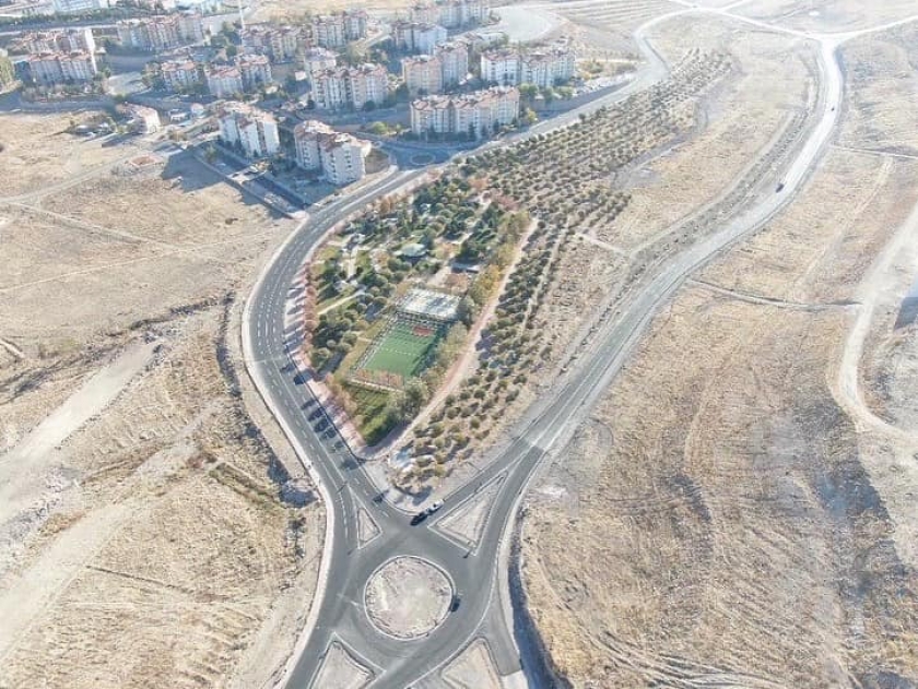 BAŞKAN ÇOLAKBAYRAKDAR, “EN ÇAĞDAŞ NORMLARDA KONFORLU VE GÜVENLİ YOLLAR YAPIYORUZ”