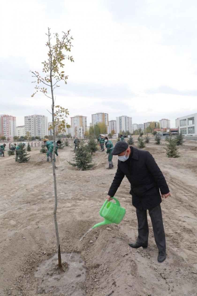 BAŞKAN ÇOLAKBAYRAKDAR, “110 FARKLI NOKTAYA 100 BİN AĞAÇ DİKTİK”