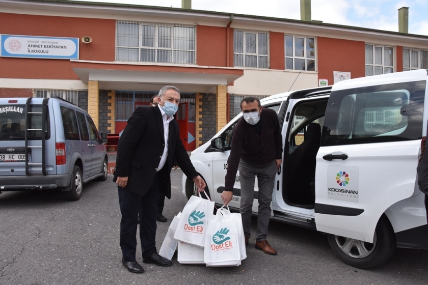 KOCASİNANLI ÇOCUKLARIN SOĞUK KIŞ GÜNÜNDE GÖNÜLLERİ ISINDI