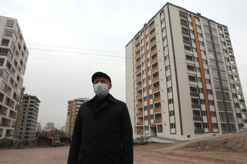 BAŞKAN ÇOLAKBAYRAKDAR, “DÖNÜŞÜMLE 825 AİLE BU KIŞI, SICACIK EVLERİNDE GEÇİRİYOR”