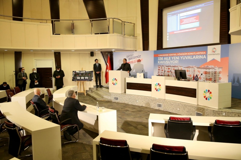 KOCASİNAN’IN YUNUS EMRE DÖNÜŞÜM KONUTLARI İÇİN NOTER HUZURUNDA KURA ÇEKİLDİ