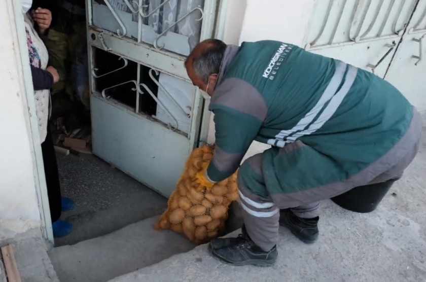 KOCASİNAN BELEDİYESİ’NDEN İHTİYAÇ SAHİPLERİNE 80 TON PATATES