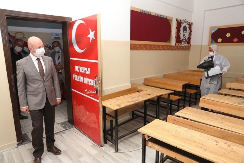 KOCASİNAN’DA DAHA SAĞLIKLI NESİLLER İÇİN OKULLAR DEZENFEKTE EDİLDİ