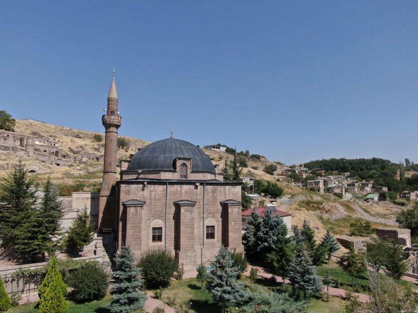 BAŞKAN ÇOLAKBAYRAKDAR, “TARİHİ DEĞERLERE DEĞER KATIYORUZ”