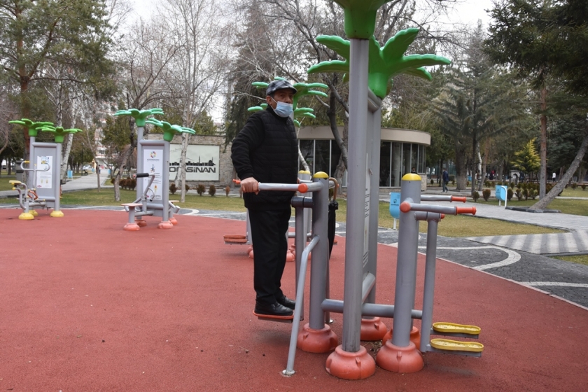 HİZMETLERDEN MEMNUN KALAN VATANDAŞLARDAN BAŞKAN ÇOLAKBAYRAKDAR’A TEŞEKKÜR