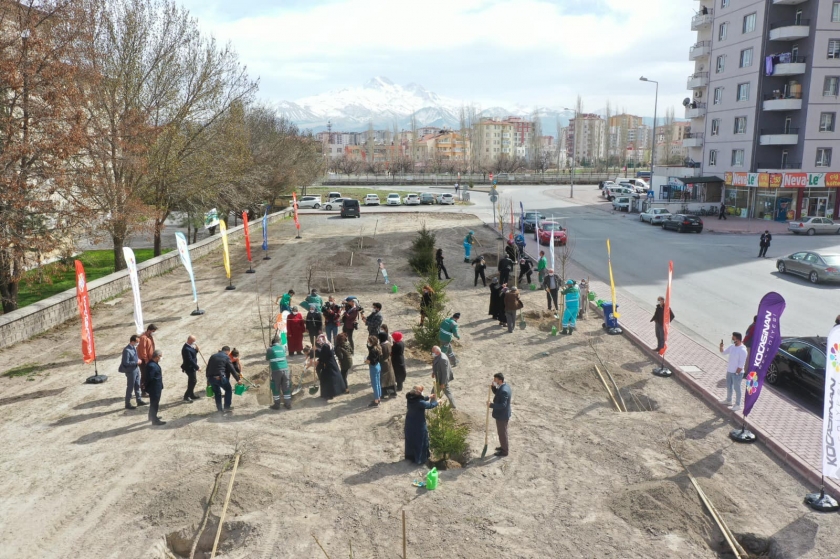 BAŞKAN ÇOLAKBAYRAKDAR SÖZÜNÜ TUTTU MİTHATPAŞA’YA YENİ PARK