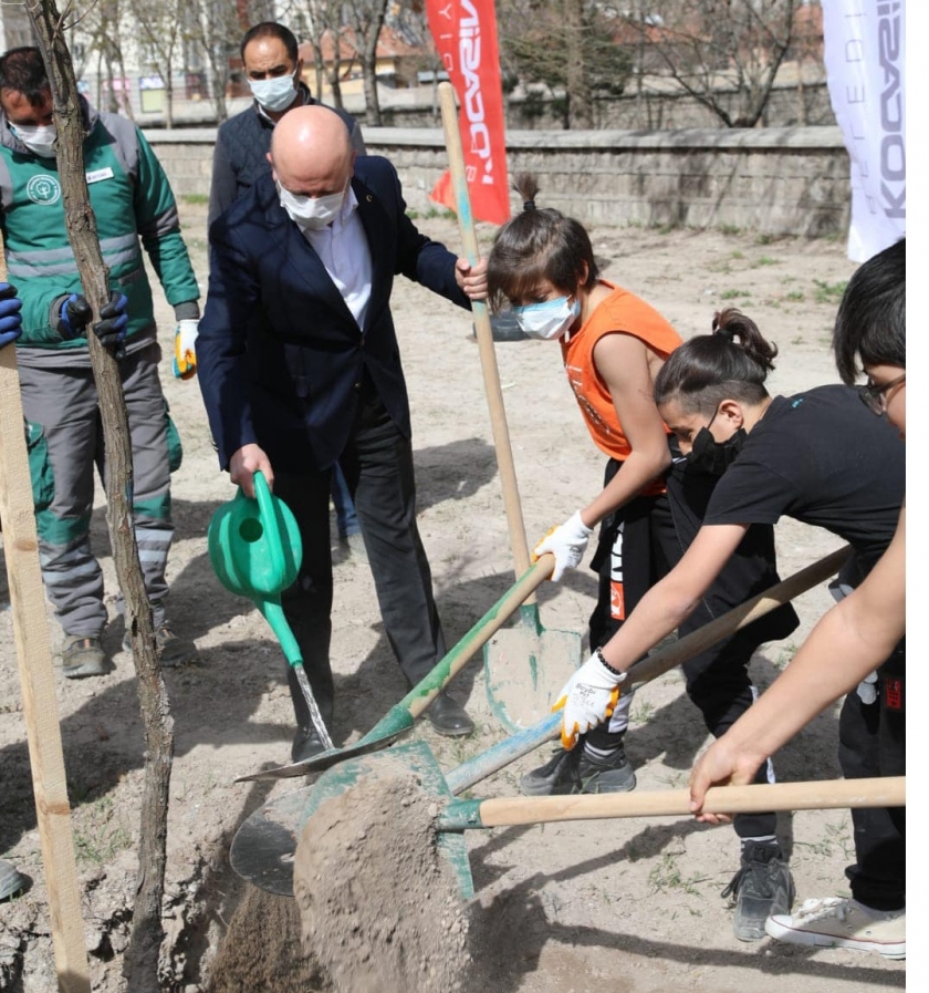 BAŞKAN ÇOLAKBAYRAKDAR SÖZÜNÜ TUTTU MİTHATPAŞA’YA YENİ PARK