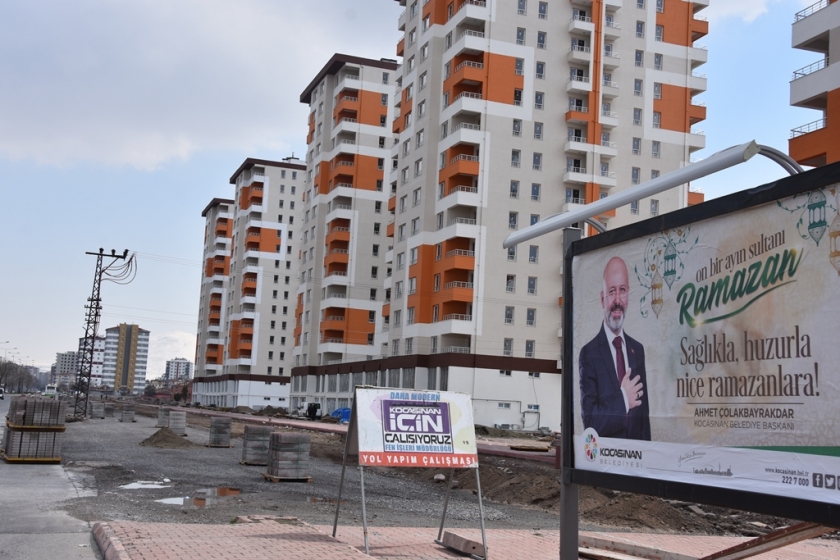BAŞKAN ÇOLAKBAYRAKDAR’DAN KENTSEL DÖNÜŞÜMDE EZBERLERİ BOZAN DÖNÜŞÜM 