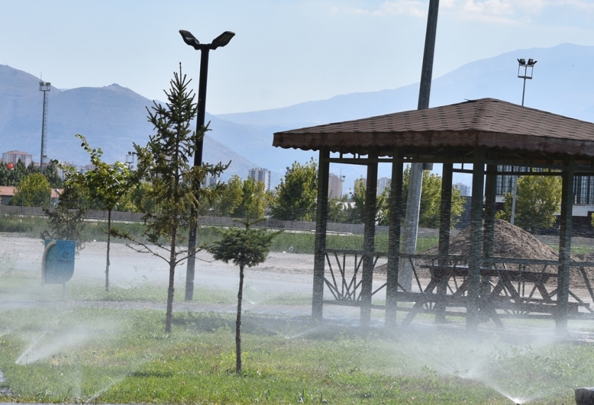KOCASİNAN BELEDİYESİ, OTOMATİK SULAMA SİSTEMİYLE SU VE ENERJİ TASARRUFU SAĞLIYOR