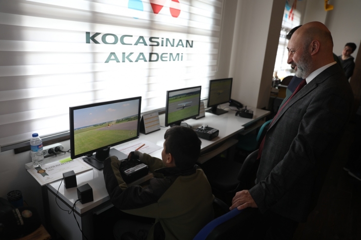 KOCASİNANLI GENÇLER, GELECEĞE DAHA DONANIMLI HAZIRLANIYOR