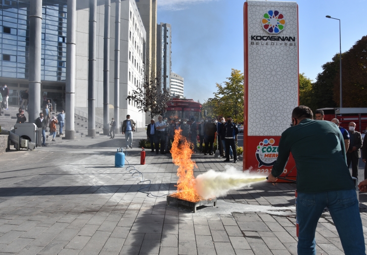 KOCASİNAN’DA GERÇEĞİNİ ARATMAYAN YANGIN TATBİKATI