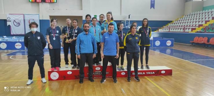 KOCASİNAN’IN MASA TENİSİ TAKIMLARI, YİNE TURNUVAYA DAMGA VURDU