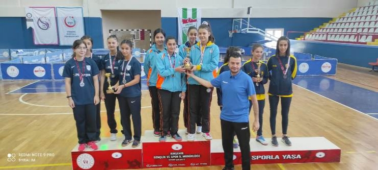 KOCASİNAN’IN MASA TENİSİ TAKIMLARI, YİNE TURNUVAYA DAMGA VURDU