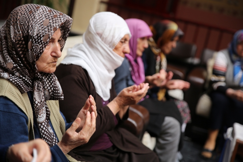 BAŞKAN ÇOLAKBAYRAKDAR YAŞLILARIN HAYIR DUASINI ALDI