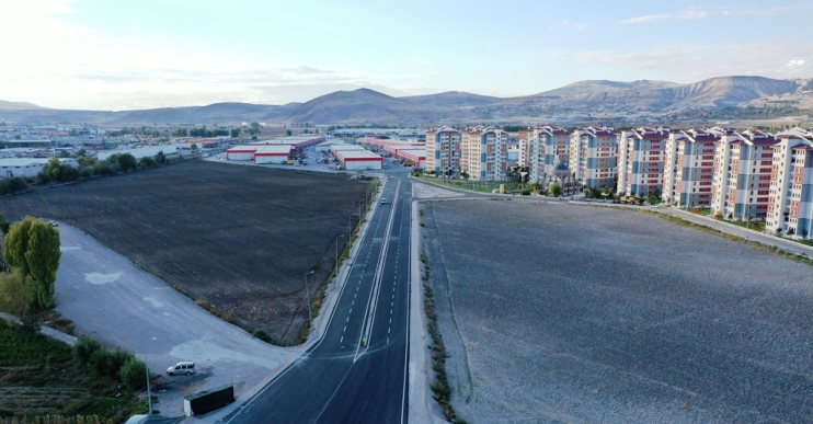 BAŞKAN ÇOLAKBAYRAKDAR, “HİZMETLERİMİZLE YENİ BİR ŞEHİR KURUYORUZ”