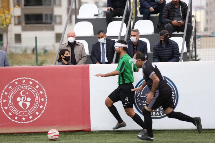 BAŞLAMA VURUŞUNU BAŞKAN ÇOLAKBAYRAKDAR YAPTI