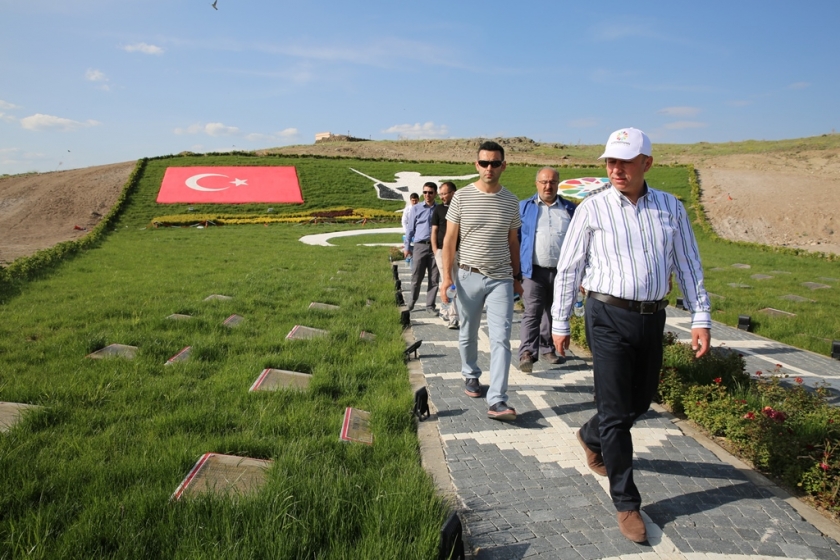 ÇOLAKBAYRAKDAR; “KAYSERİ’Yİ SAHİL KENTİ YAPMAK YOLUNDA HIZLA İLERLİYORUZ”