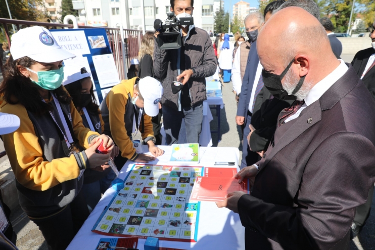 BAŞKAN ÇOLAKBAYRAKDAR, TÜBİTAK BİLİM FUARI SERGİSİNİ AÇTI