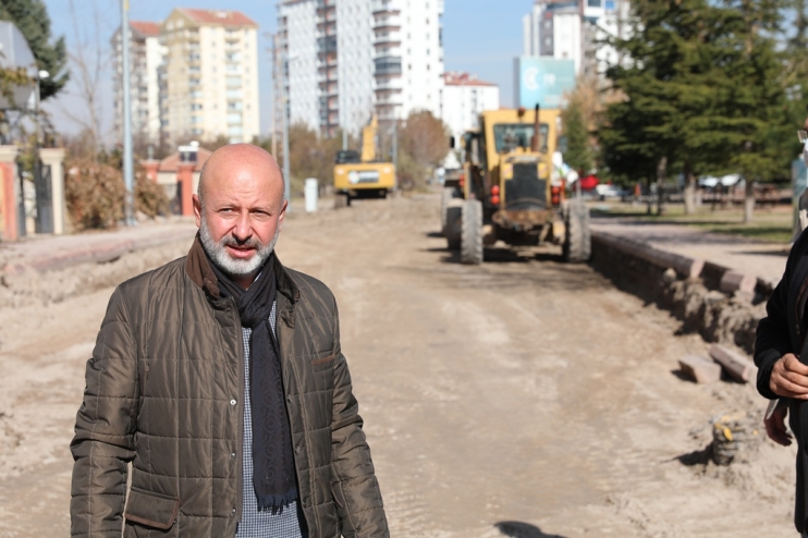 BAŞKAN ÇOLAKBAYRAKDAR, “SEYRANİ ’YE YENİ ÇEHRE İÇİN EN KONFORLU YOLLAR KAZANDIRIYORUZ”