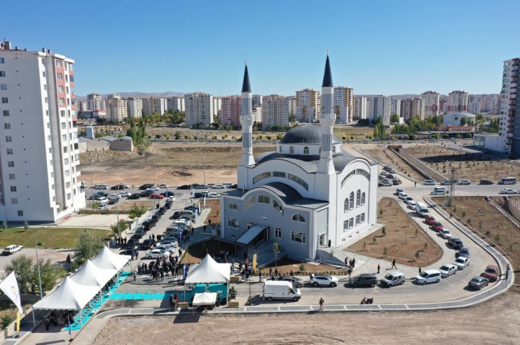 KOCASİNAN BELEDİYESİ, SONBAHARDA 7 PROJENİN TEMELİNİ ATARKEN 5 PROJENİN DE AÇILIŞINI YAPTI