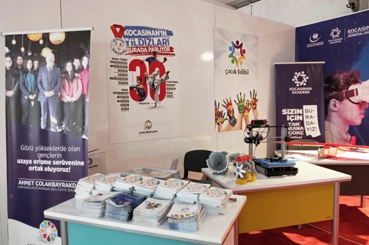 ANKARA’DA KOCASİNAN’IN GENÇLİK STANDINA BÜYÜK İLGİ