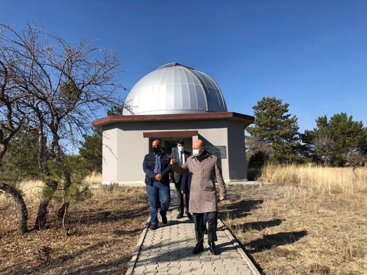 KOCASİNAN, GÖK GÖZLEM EVİ İLE GÖZÜ DAHA YÜKSEKLERDE