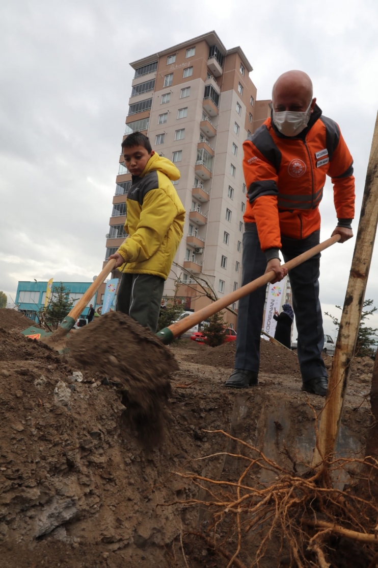 BAŞKAN ÇOLAKBAYRAKDAR, “KOCASİNAN, YEŞİL KALKINMA HEDEFİNİN LOKOMOTİFİ OLACAK”