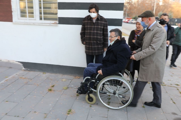 BAŞKAN ÇOLAKBAYRAKDAR,  ENGELLİLERİN GÖNÜLLERİNE DOKUNDU