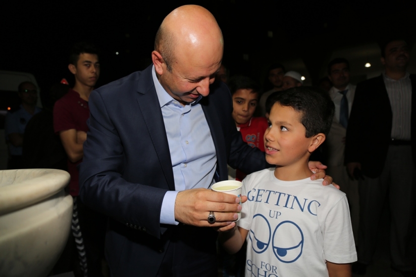 ÇOLAKBAYRAKDAR, KOCASİNAN SAKİNLERİNİ MUHTEŞEM BİR RAMAZAN PROGRAMI BEKLİYOR