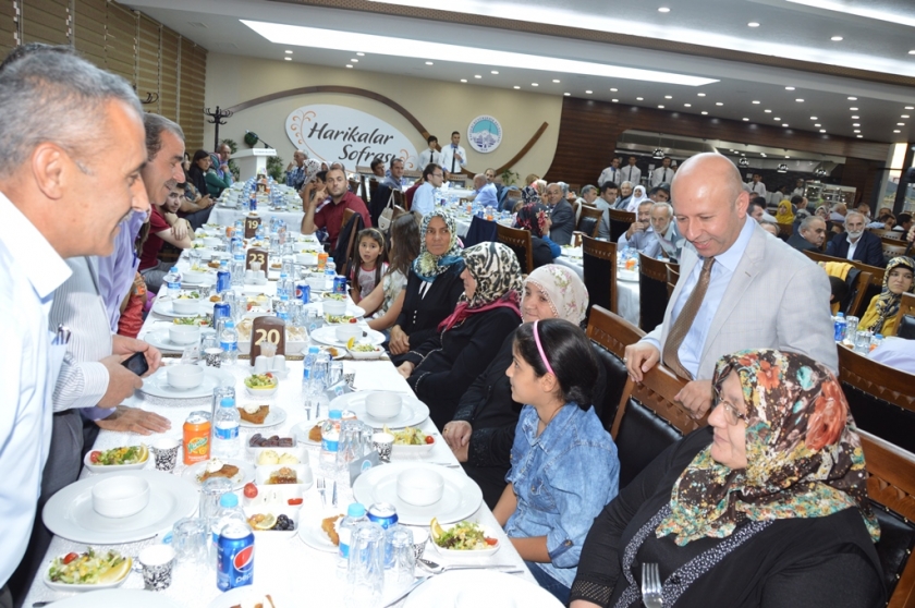 ÇOLAKBAYRAKDAR, KOCASİNAN SAKİNLERİNİ MUHTEŞEM BİR RAMAZAN PROGRAMI BEKLİYOR