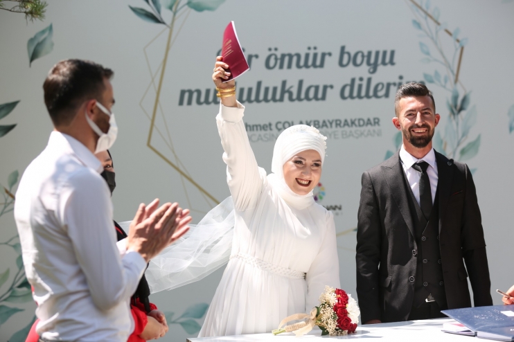 KOCASİNAN, 2021 YILINDA 3 BİN 252 MUTLU EVLİLİĞİN TEMELİNİ ATTI