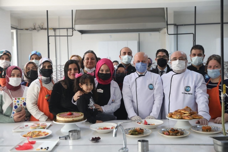 KOCASİNAN’DA PROFESYONEL AŞÇILAR YETİŞİYOR