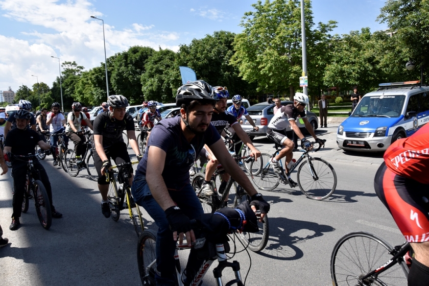 KOCASİNAN, SAĞLIKLI YAŞAM İÇİN PEDAL ÇEVİRDİ