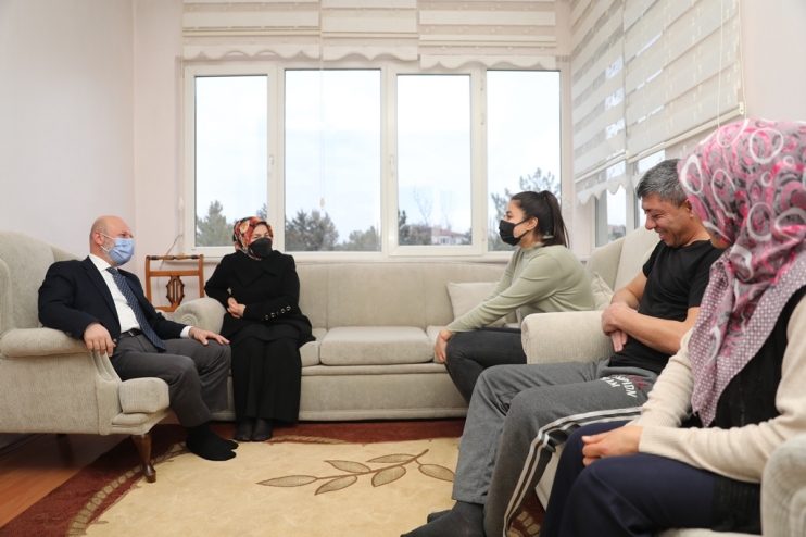 BAŞKAN ÇOLAKBAYRAKDAR, “ZİYARETLERİMİZLE DE GÖNÜL BAĞI KURUYORUZ”