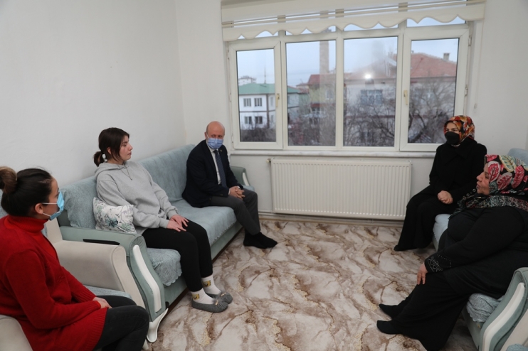BAŞKAN ÇOLAKBAYRAKDAR, “ZİYARETLERİMİZLE DE GÖNÜL BAĞI KURUYORUZ”