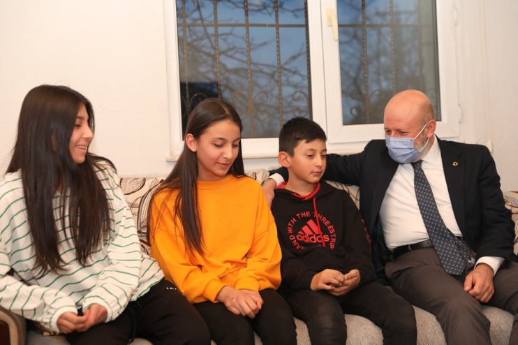 BAŞKAN ÇOLAKBAYRAKDAR, “ZİYARETLERİMİZLE DE GÖNÜL BAĞI KURUYORUZ”