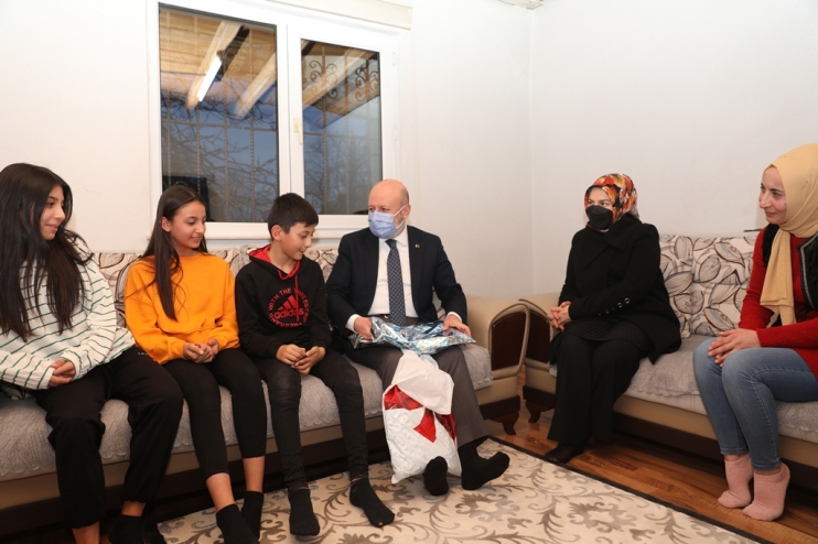 BAŞKAN ÇOLAKBAYRAKDAR, “ZİYARETLERİMİZLE DE GÖNÜL BAĞI KURUYORUZ”