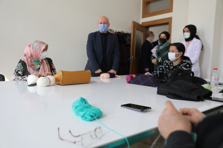 YENİŞEHİR’DE DE KOCASİNAN AKADEMİ AÇILDI, VATANDAŞLAR YOĞUN İLGİ GÖSTERDİ